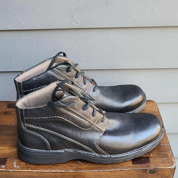 Clarks Other - Clarks Mens Classic Leather Boot size 12M